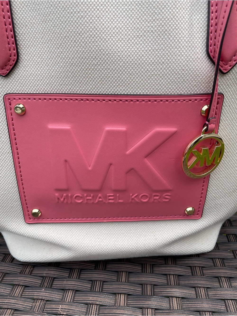 Michael Kors White
Pink Shoulder Kimber Large
Cotton Canvas Tote Bag - Picture 2 of 16